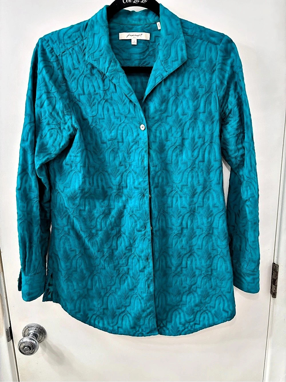 Foxcroft Geometric Cotton Button Down in Blue Size 4